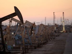 Governo vai monitorar preços do petróleo em meio a conflito no Oriente Médio, diz Silveira